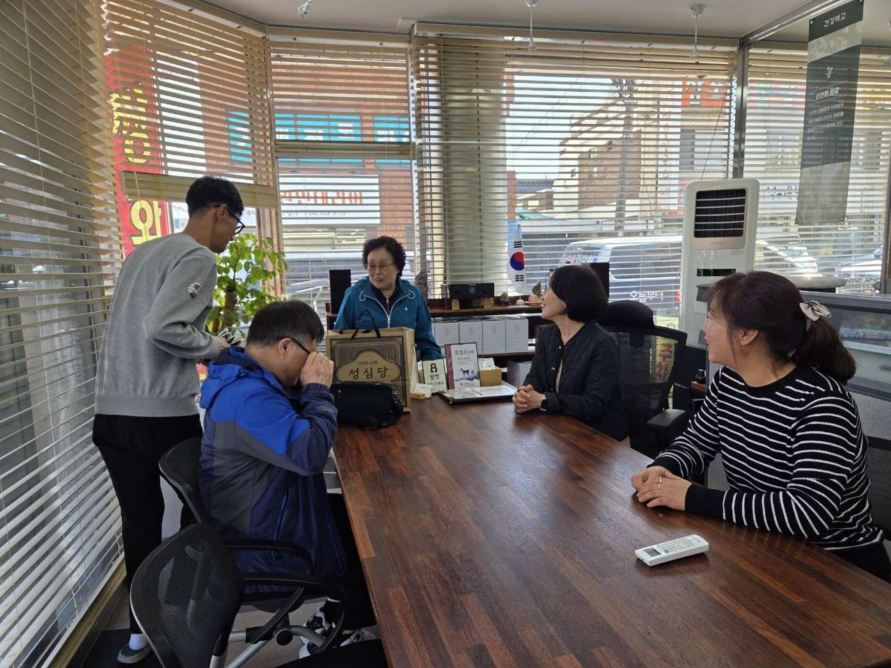 사본 -8_176Ud018svc6atjr9hw0n7_hesqpw.jpg