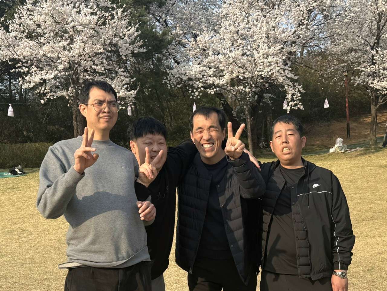 사본 -b_d9eUd018svc16zuahrjhgr5a_wr1c4b.jpg