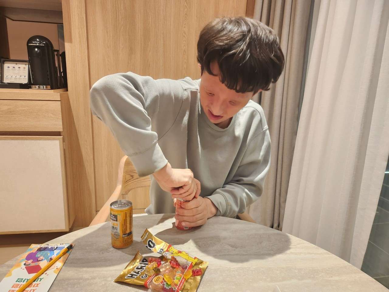 사본 -i_8fgUd018svc15ph9foxx7uas_ioqq1s.jpg