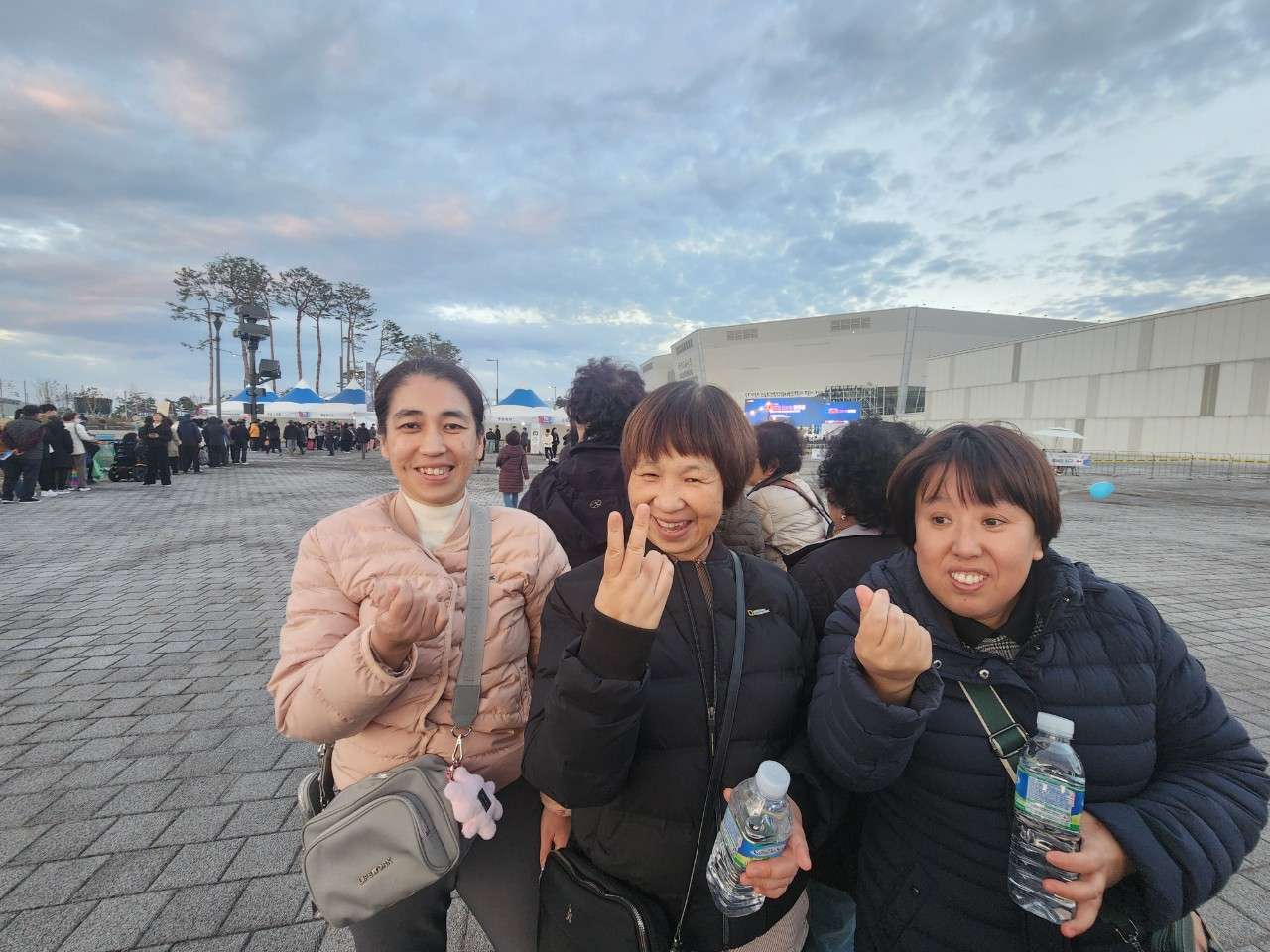 사본 -f_j6jUd018svc9cuwwwv4zkcn_ao4ov.jpg